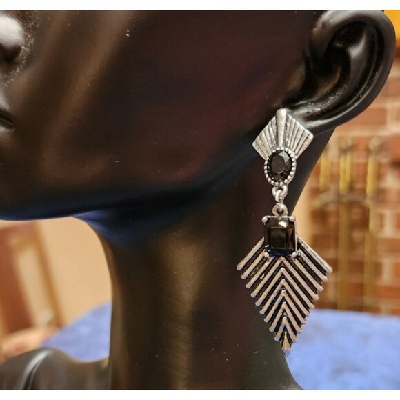 VINTAGE 80s Silver Tone Pierced Drop Earrings Black Glass Art Deco Statement - Picture 3 of 7